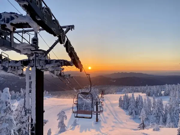 夜発バス/東京・横浜・お台場発 ホテルハイツ志賀高原 横手山・渋峠エリア 志賀高原 選べるリフト券|源泉かけ流しの天然温泉ホテル!館内には女性に嬉しいパウダールーム完備!2